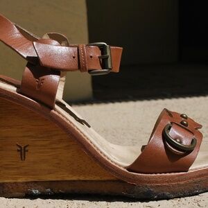 Frye Camel Leather Sandals Wedge Heel Stud and Buckle Details 8M
